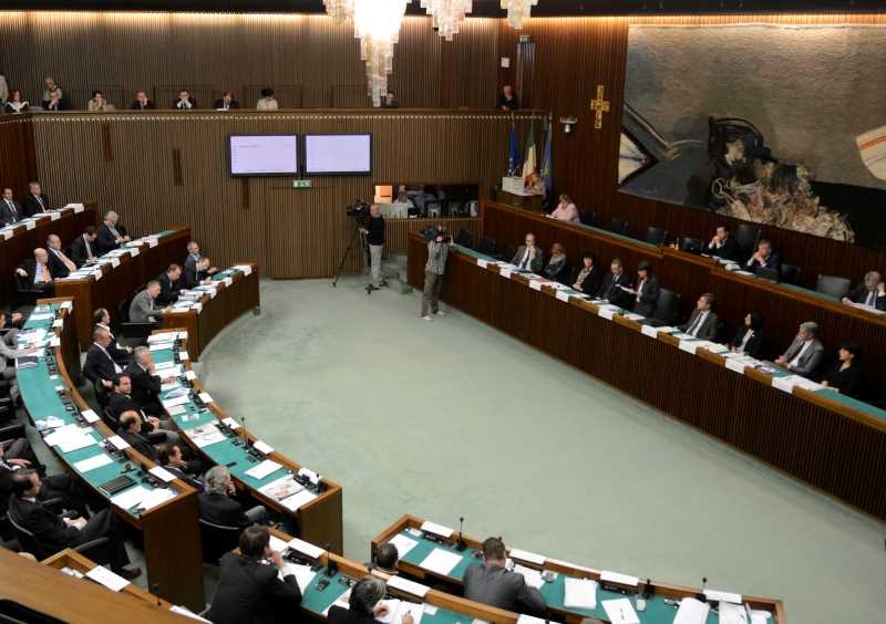 Intervento di Debora Serracchiani presso l'aula del Consiglio regionale del Friuli Venezia Giulia-narrazione