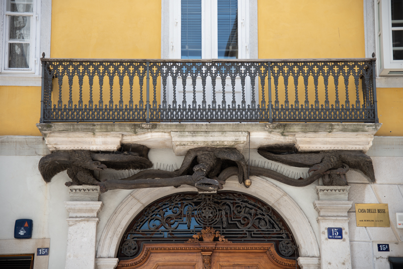 decorazione plastica