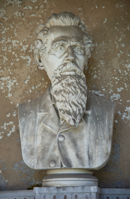 busto
