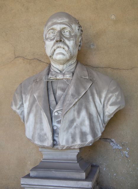 busto