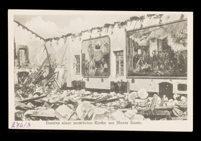 Interno di una chiesa distrutta sul Monte Santo