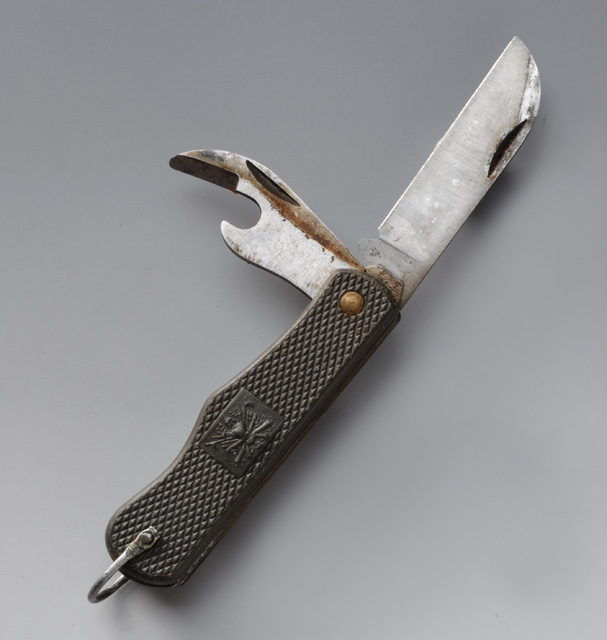 Coltello Nascosto Usura Coltello Militare - Fotografie stock e altre  immagini di Materiale di pelle animale - Materiale di pelle animale,  Sagola, Acciaio - iStock