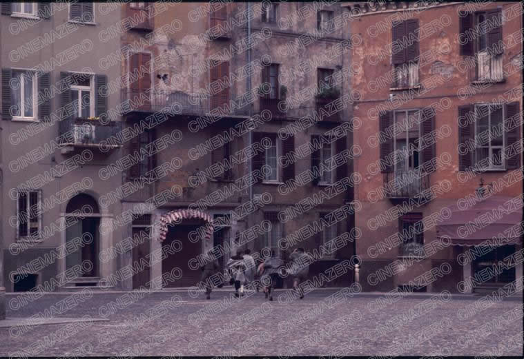 Collegiali che corrono