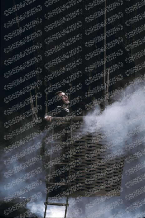 Snàporaz (Marcello Mastroianni) sulla mongolfiera