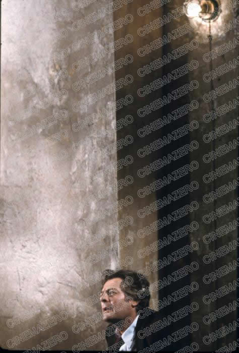 Snàporaz (Marcello Mastroianni) nello Scantinato