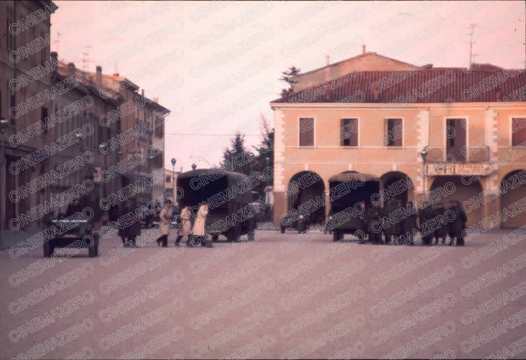 Piazza presidiata dalle SS
