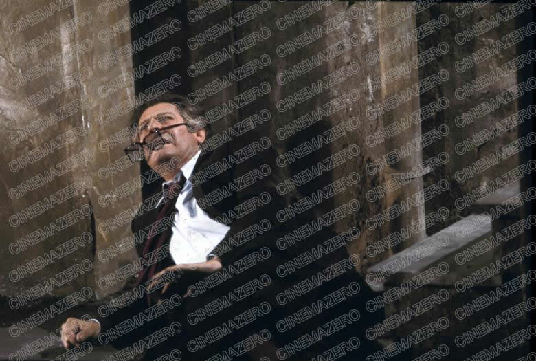 Snàporaz (Marcello Mastroianni) nello Scantinato