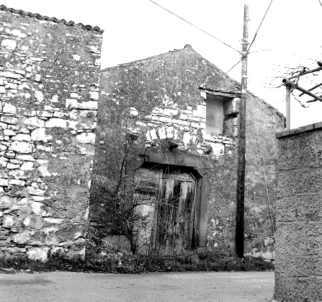 Alcune case carsiche nel comune di Trieste sul finire del Novecento