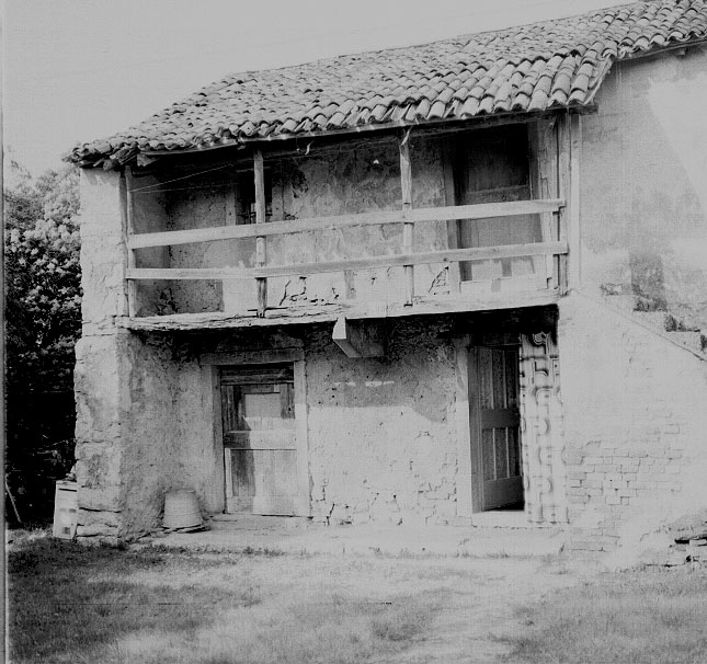 Alcune case carsiche nel comune di Trieste sul finire del Novecento