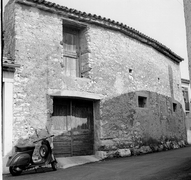 Alcune case carsiche nel comune di Trieste sul finire del Novecento