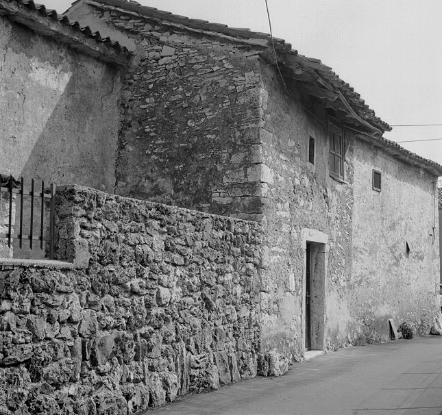 Alcune case carsiche nel comune di Trieste sul finire del Novecento