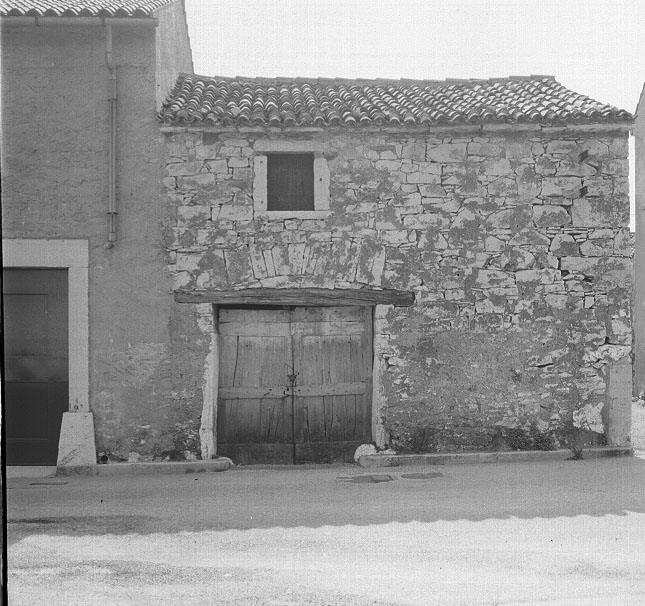 Alcune case carsiche nel comune di Trieste sul finire del Novecento