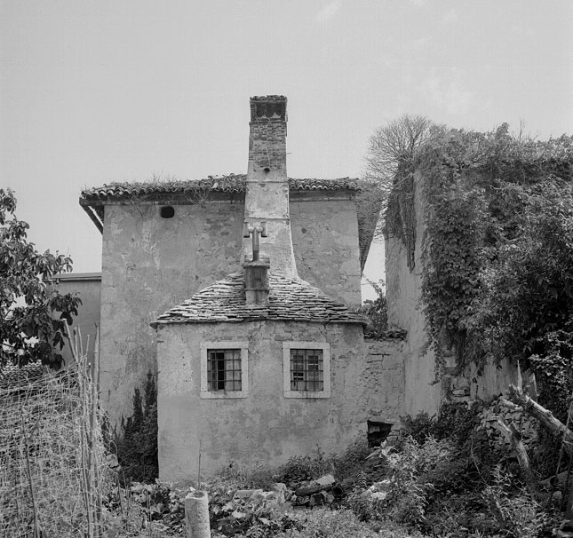 Alcune case carsiche nel comune di Trieste sul finire del Novecento