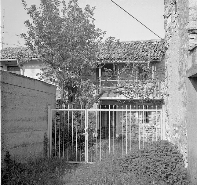 Alcune case carsiche nel comune di Trieste sul finire del Novecento