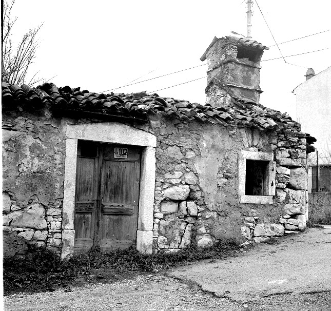 Alcune case carsiche nel comune di Trieste sul finire del Novecento