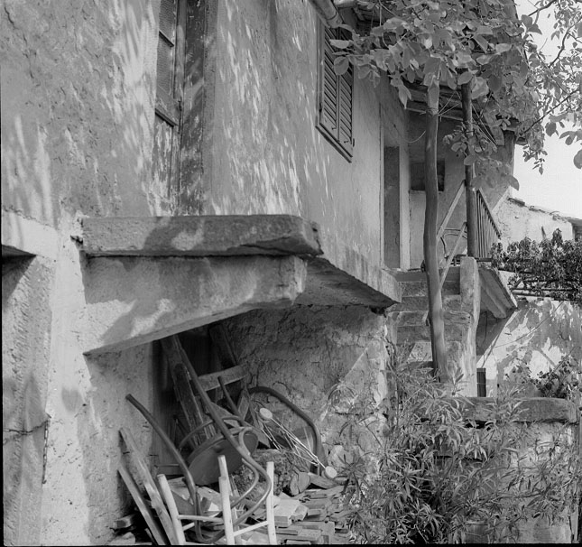 Alcune case carsiche nel comune di Trieste sul finire del Novecento