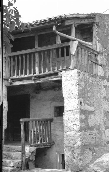 Alcune case carsiche nel comune di Trieste sul finire del Novecento