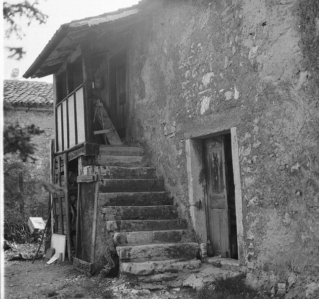 Alcune case carsiche nel comune di Trieste sul finire del Novecento