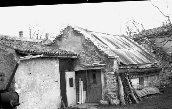 Alcune case carsiche nel comune di Trieste sul finire del Novecento