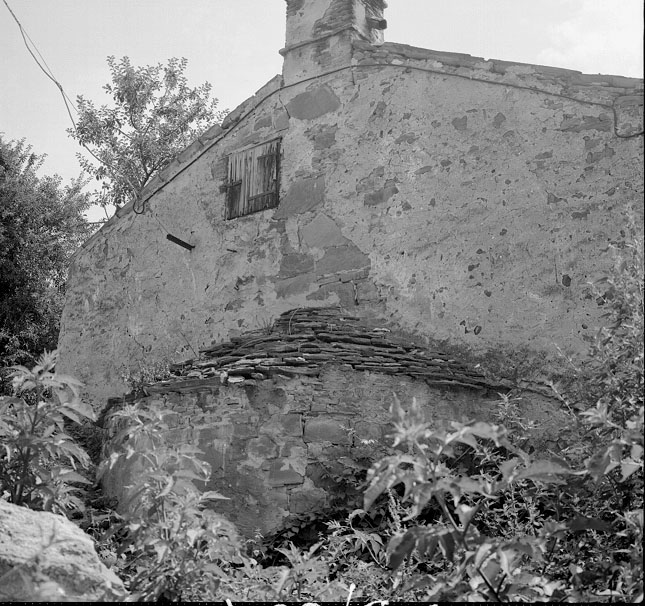 Alcune case carsiche nel comune di Trieste sul finire del Novecento