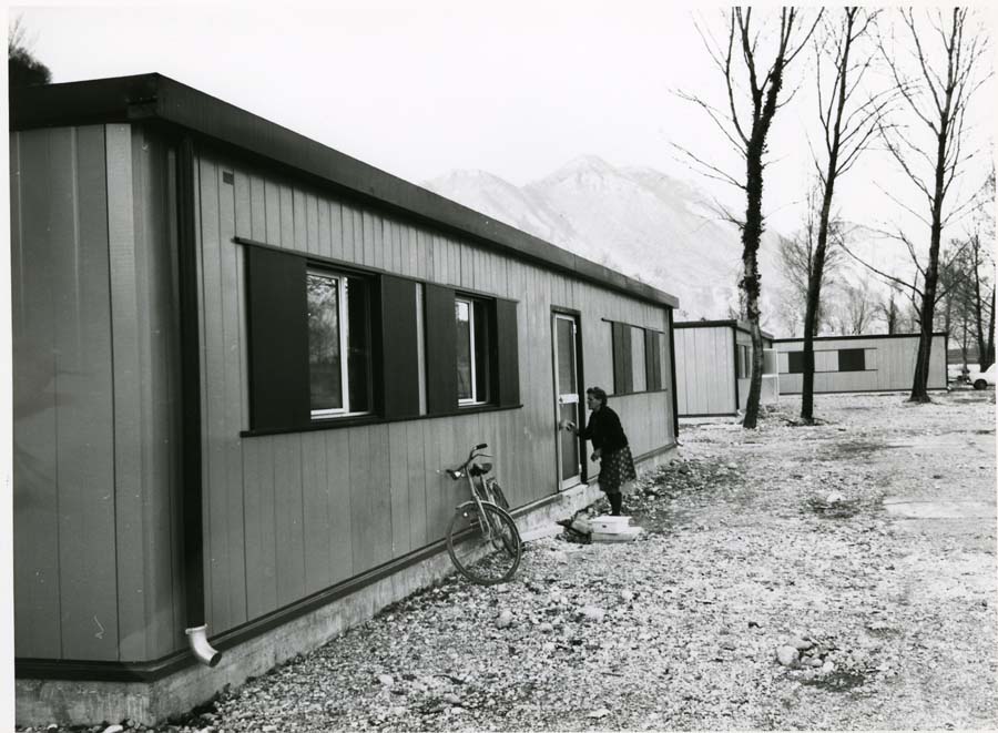 Consegna dei prefabbricati nelle zone colpite dal terremoto