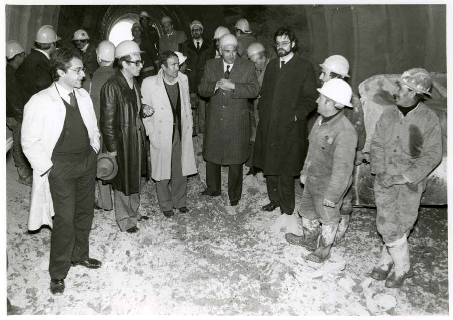 Abbattimento del diaframma della Galleria per il raccordo ferroviario Aquilinia-Noghere