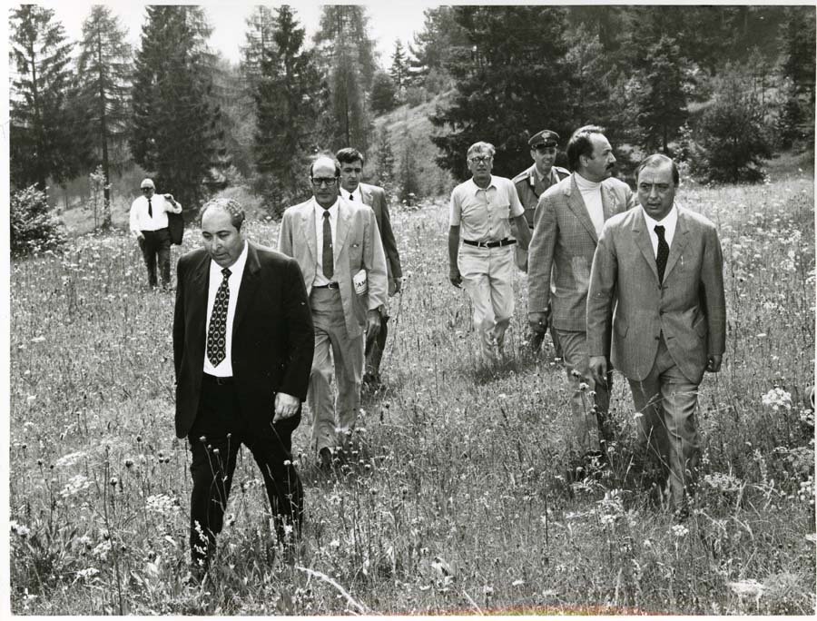 Visita di una delegazione del Consiglio Regionale al terreno per l'edificazione del Centro Turistico Sociale di Forni di Sotto