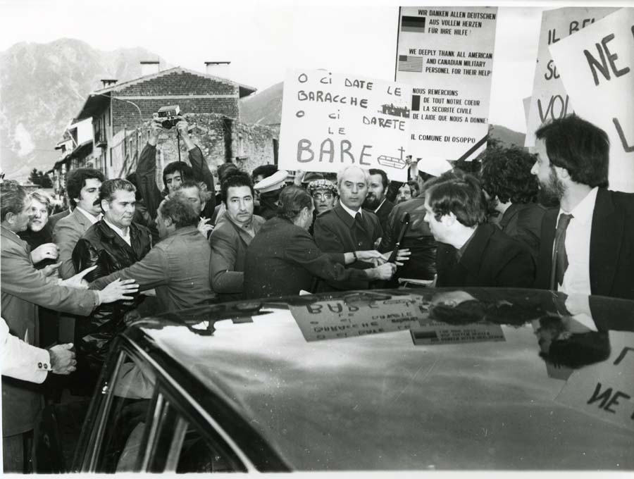 Visita ufficiale del Presidente del Consiglio dei Ministri Giulio Andreotti nelle zone del Friuli colpite dal terremoto