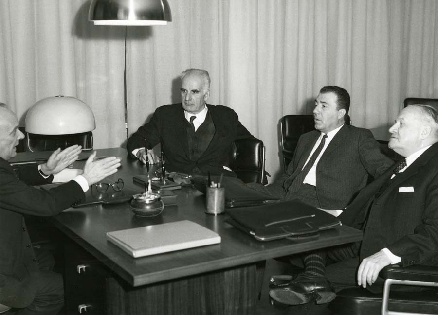 Visita dei dirigenti della Telettra all'assessore Giuseppe Dulci