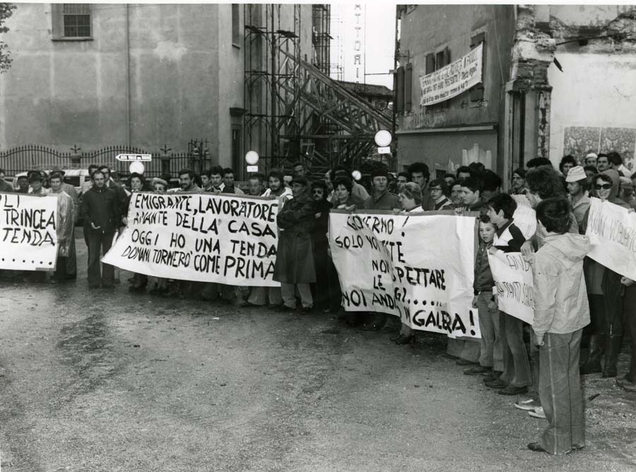 Visita ufficiale del Presidente del Consiglio dei Ministri Giulio Andreotti nelle zone del Friuli colpite dal terremoto