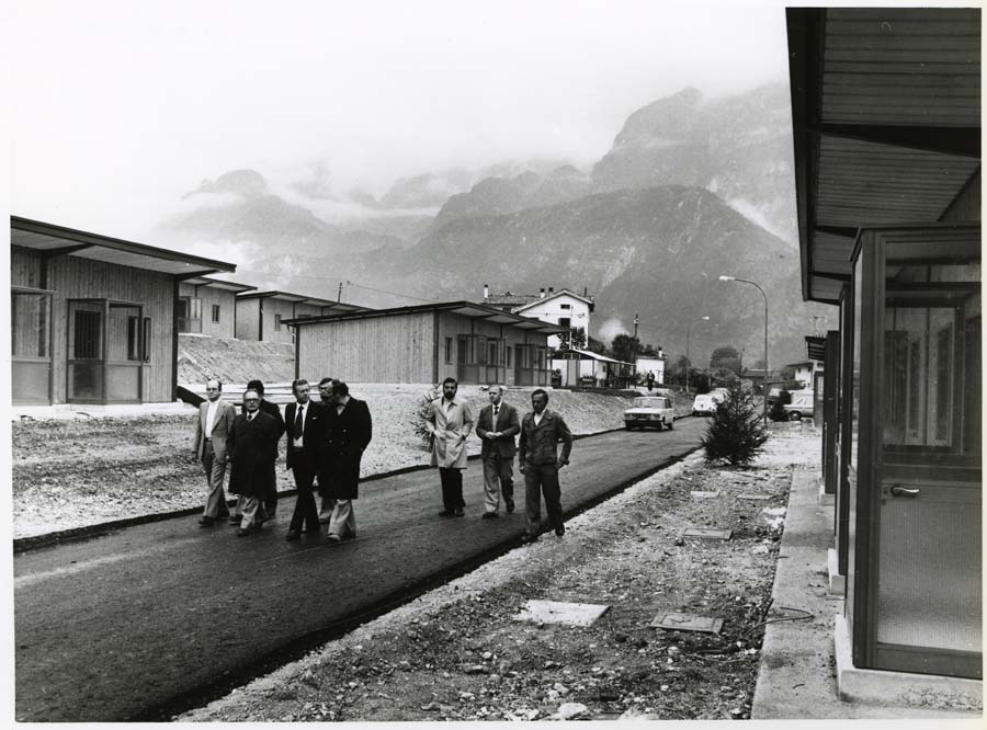 Consegna dei prefabbricati nelle zone colpite dal terremoto