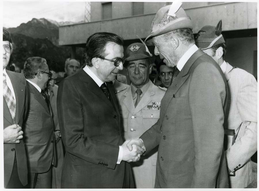 Visita ufficiale del Presidente del Consiglio dei Ministri Giulio Andreotti nelle zone del Friuli colpite dal terremoto