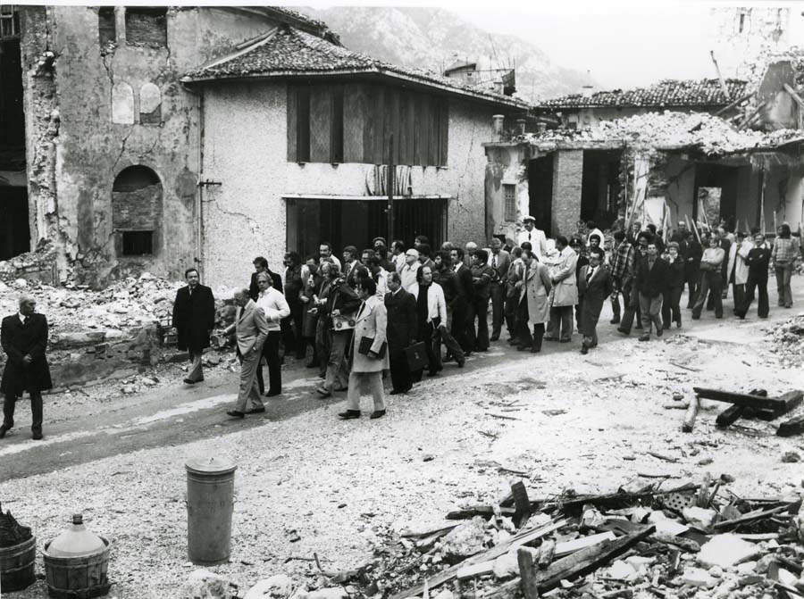 Visita ufficiale del Presidente del Consiglio dei Ministri Giulio Andreotti nelle zone del Friuli colpite dal terremoto