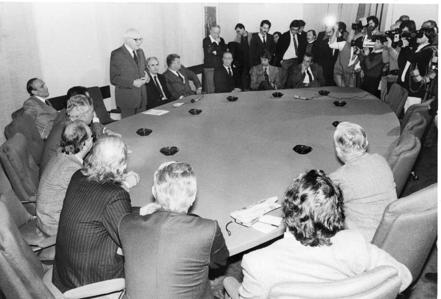 Visita del Commissario Enzo Bearzot alla Giunta Regionale dopo la vittoria dei Mondiali di Calcio disputati in Spagna nel 1982