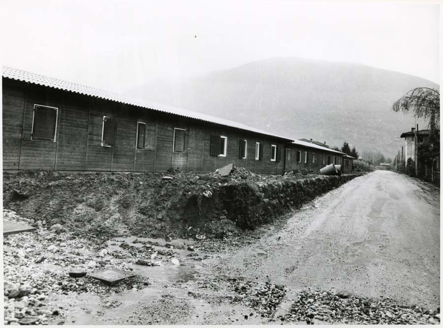 Consegna dei prefabbricati nelle zone colpite dal terremoto