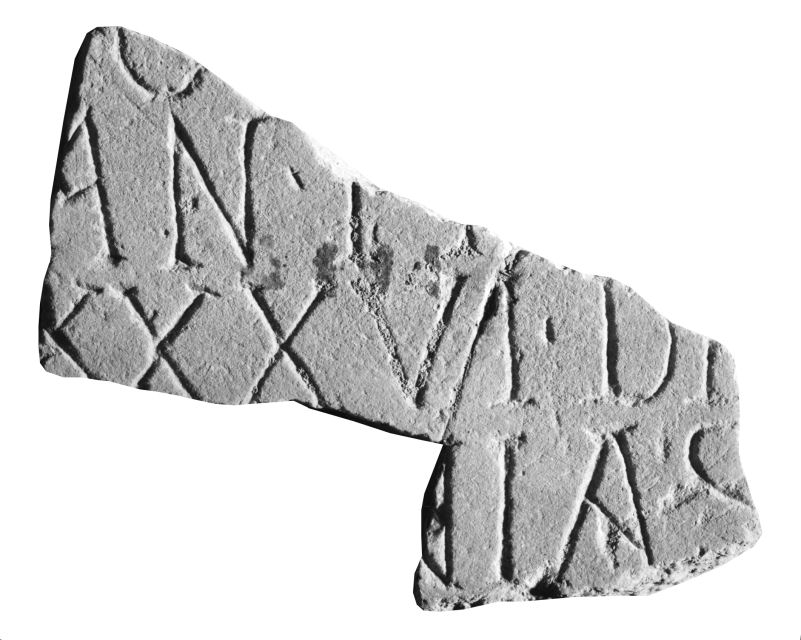 stele/ con iscrizione
