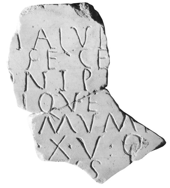 stele/ con iscrizione