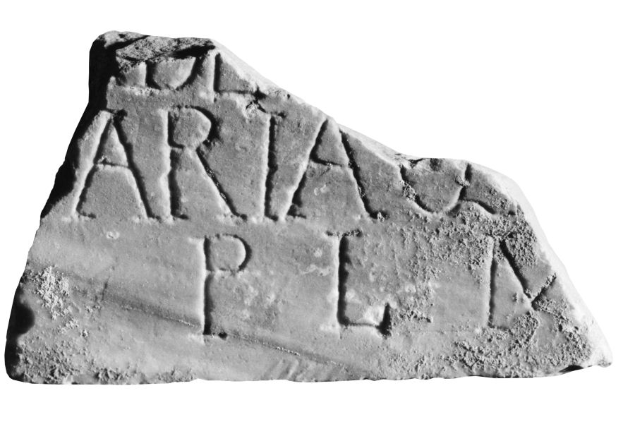 stele/ con iscrizione