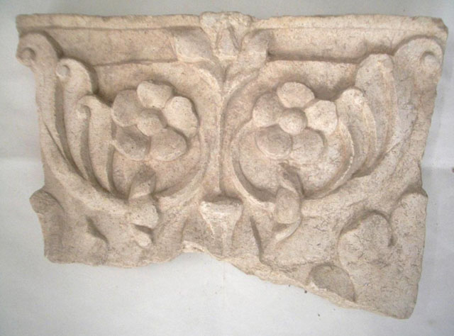 capitello/ di lesena, corinzieggiante