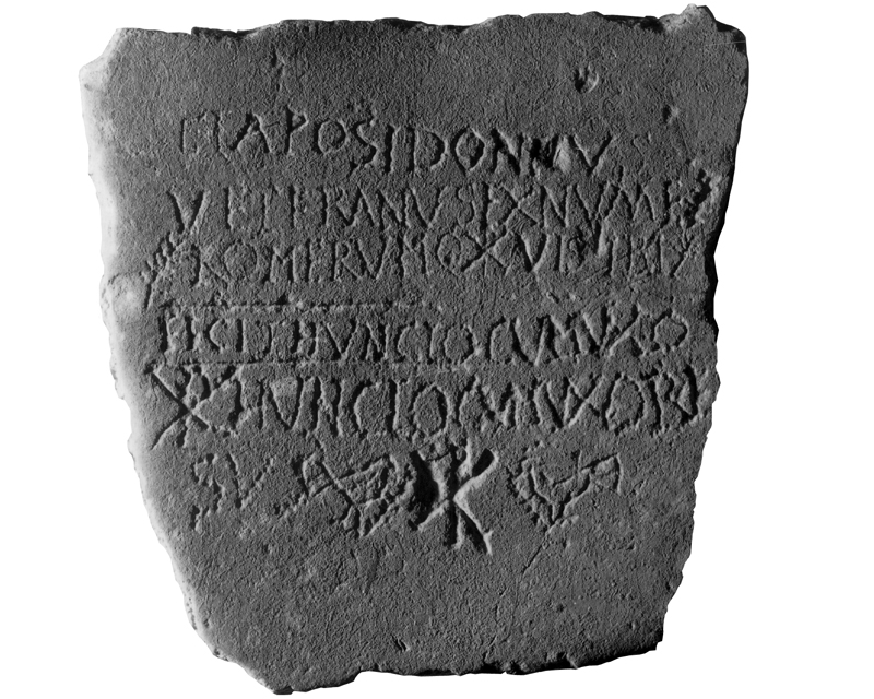 stele/ con iscrizione