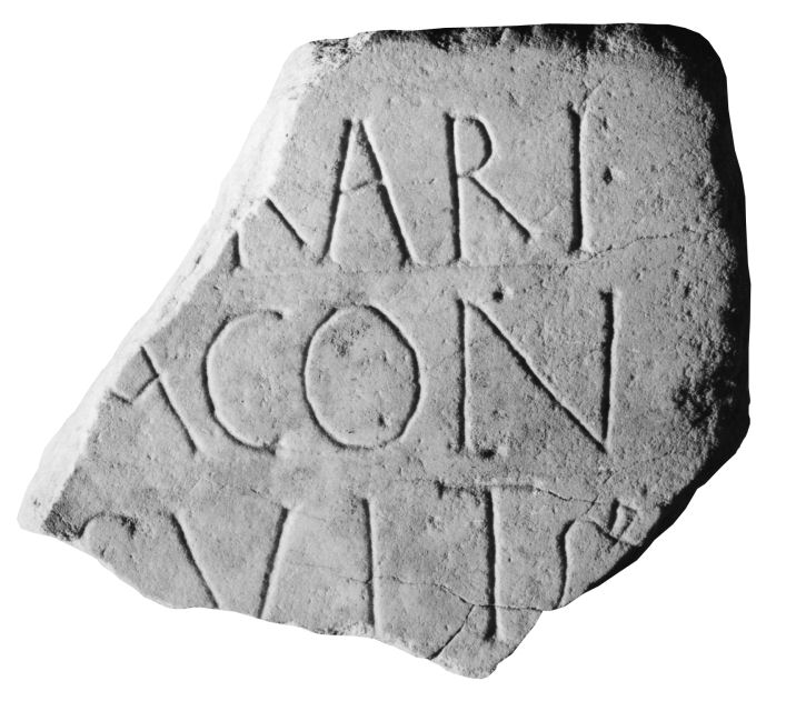 stele/ con iscrizione