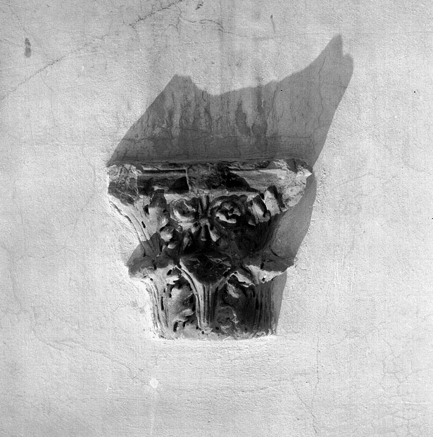 capitello/ corinzio, frammento