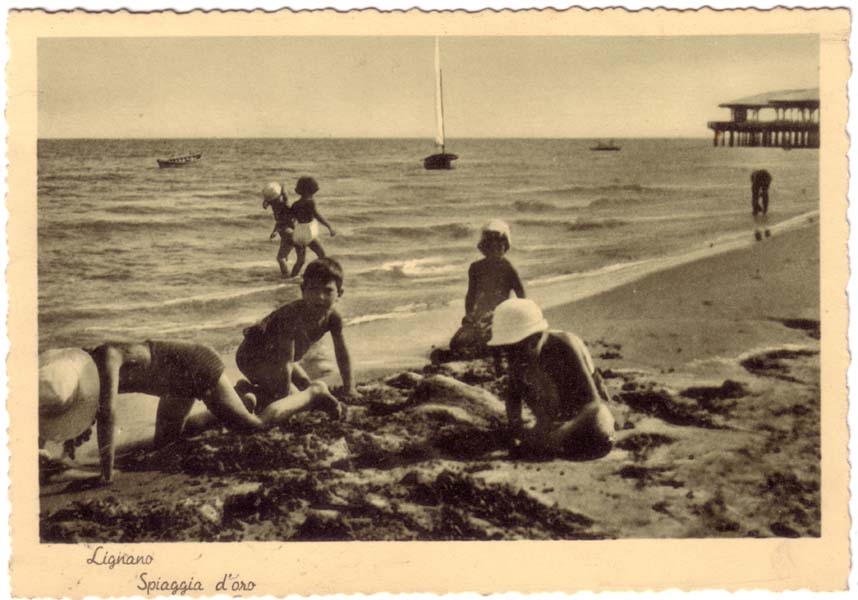Un secolo di vacanze in cartolina