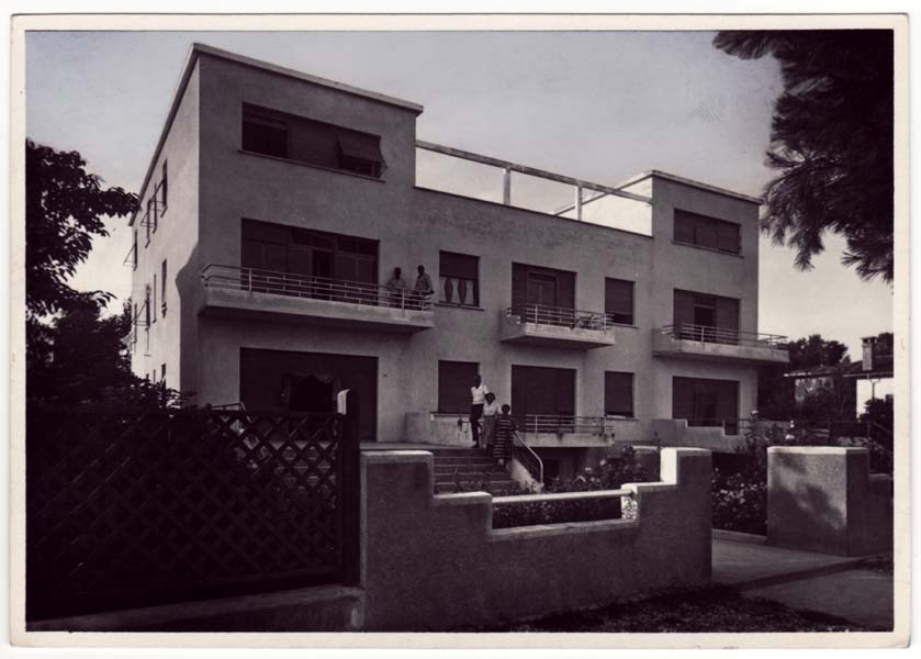 Un secolo di vacanze in cartolina