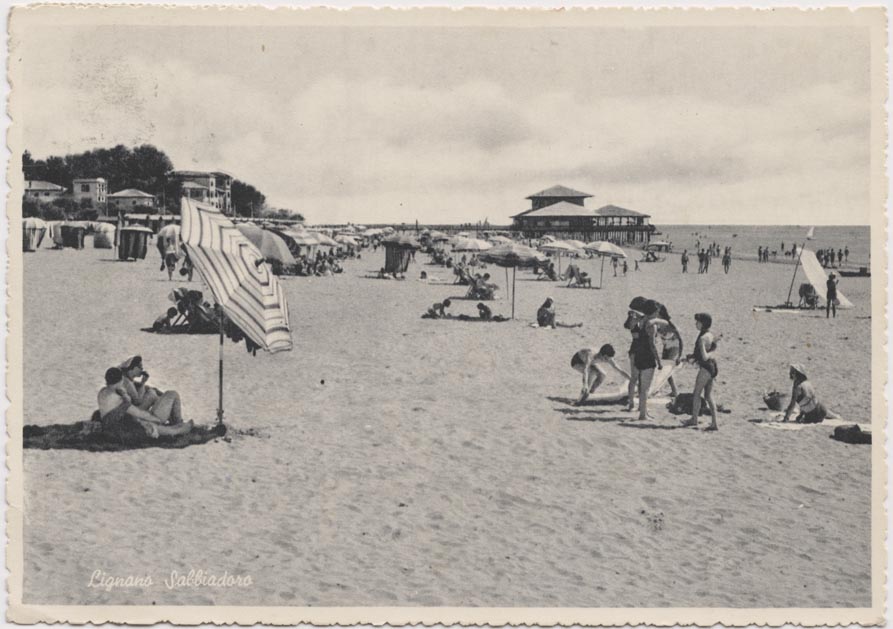 Un secolo di vacanze in cartolina