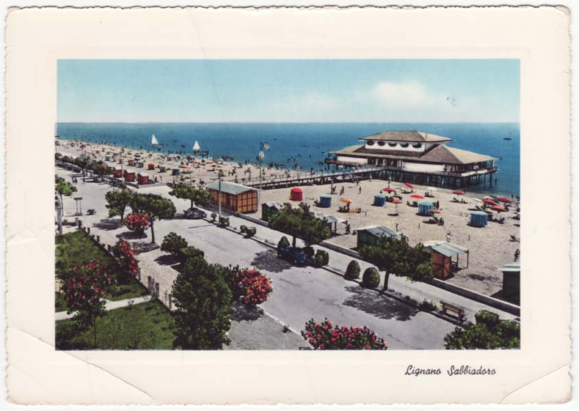 Un secolo di vacanze in cartolina