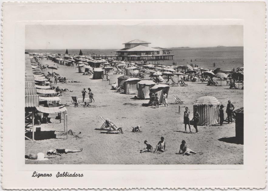 Un secolo di vacanze in cartolina