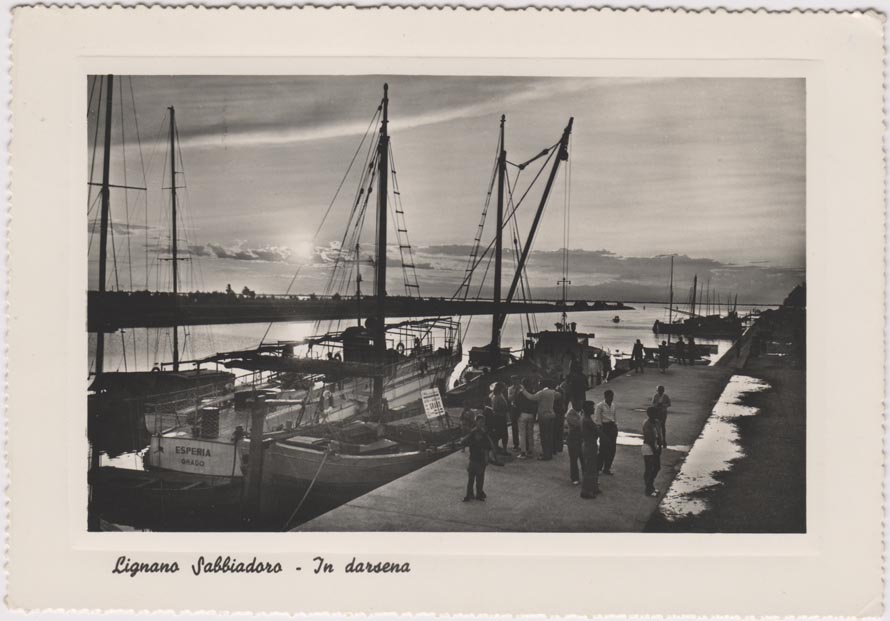 Un secolo di vacanze in cartolina