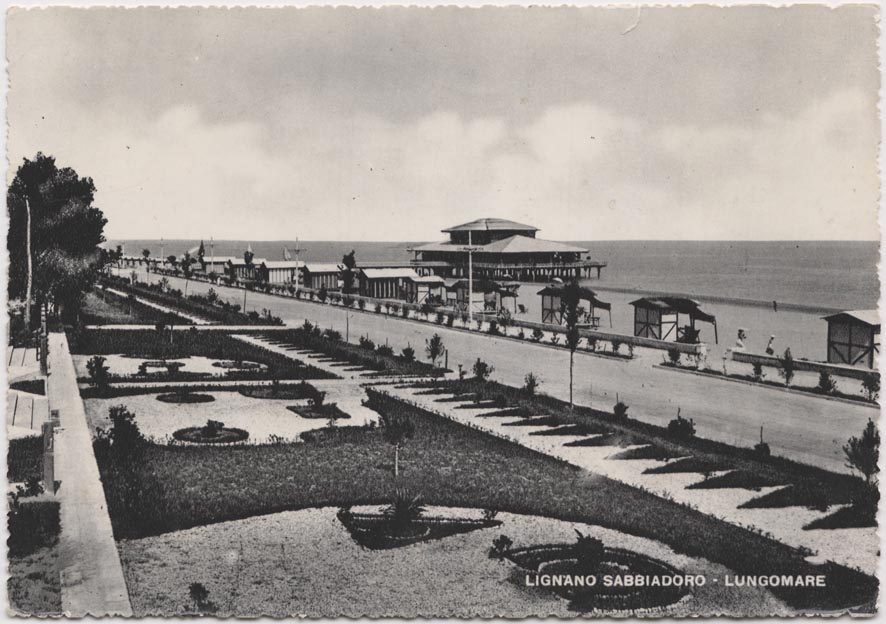 Un secolo di vacanze in cartolina