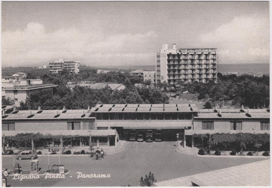 Un secolo di vacanze in cartolina